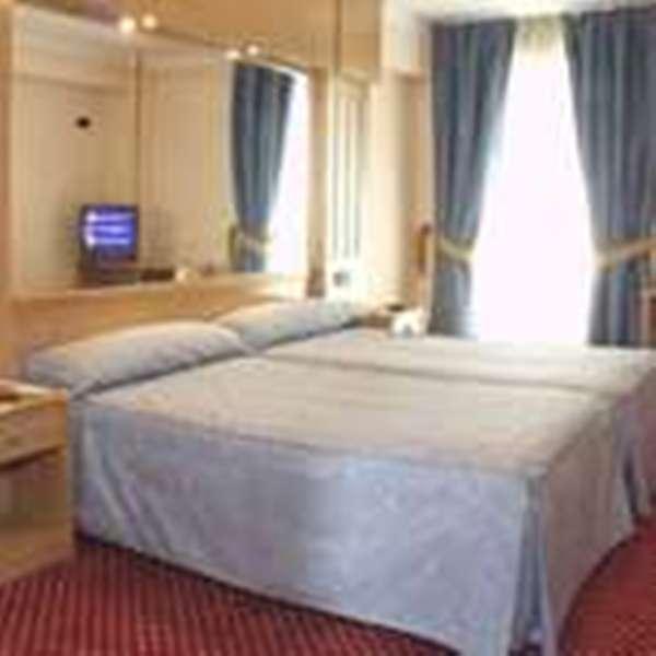 Hotel Royal Llanera  Buitenkant foto